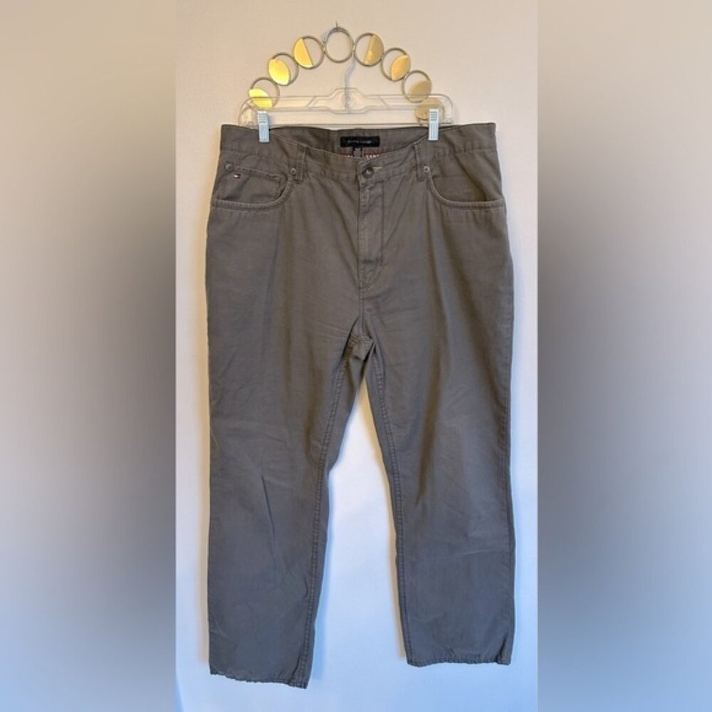 Tommy Hilfiger Mens Pants Size 36x32 Straight Leg Gray Trouser Classic Chino